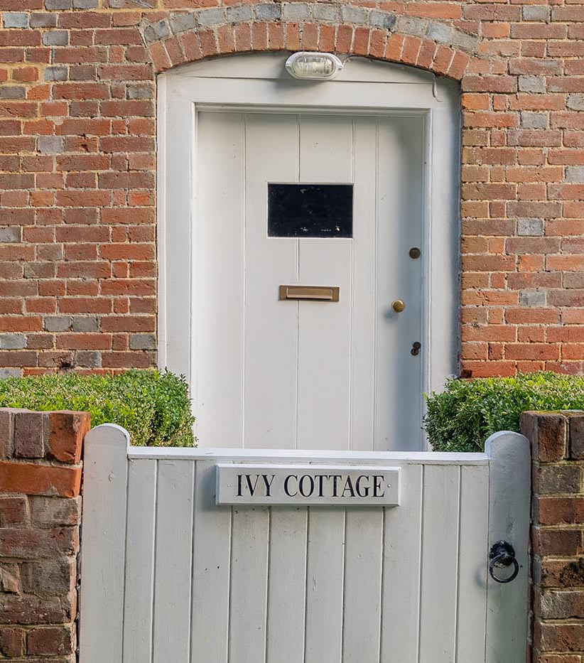 Ivy Cottage Gate - Avington Park